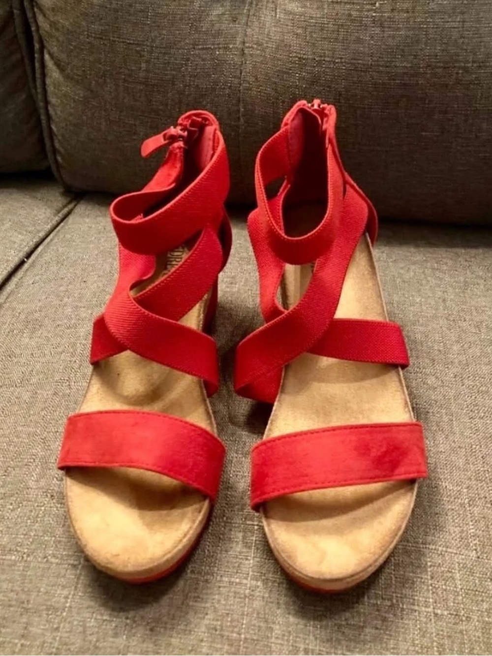 New  Women's US Size 5 Red Wedge Sandal Heel Ankle Strap Zip Open Platform Heels